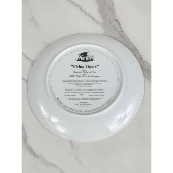 John Wayne Flying Tigers Wall Decor Plate 1993 Porcelain 9 1/4 Gold Trim USA Vtg - Picture 10 of 12